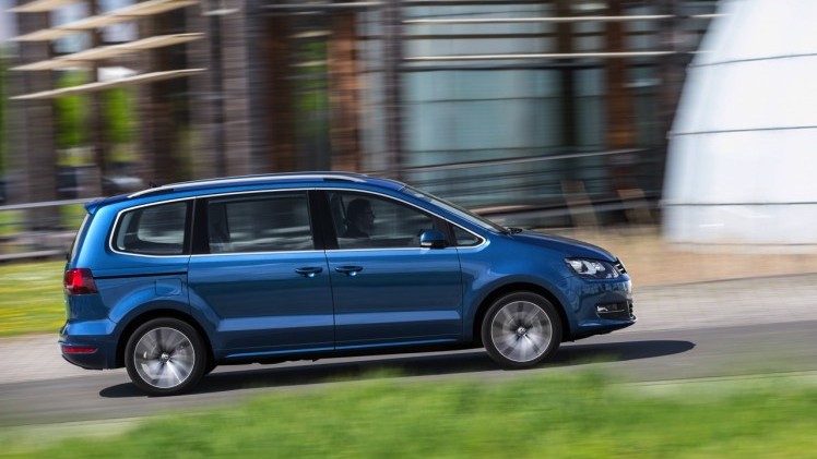 Autotest Volkswagen Sharan, het faceliftmodel is in 2015 subtiel opgefrist met meer uitrusting en nieuwe motoren. We reden de 1.4 TSI en 2.0 TDI.