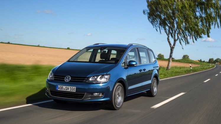 Autotest Volkswagen Sharan, het faceliftmodel is in 2015 subtiel opgefrist met meer uitrusting en nieuwe motoren. We reden de 1.4 TSI en 2.0 TDI.
