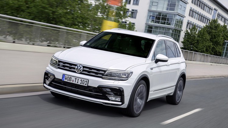 De Volkswagen Tiguan wordt voorzien van de 2.0 TSI uit de Golf GTI. Hoe bevalt de 'Tiguan GTI'? AutoVandaag zocht het uit met een rijtest.