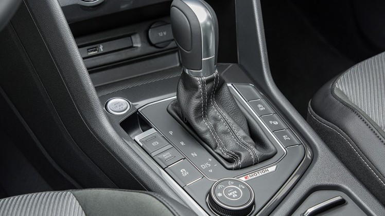De Volkswagen Tiguan wordt voorzien van de 2.0 TSI uit de Golf GTI. Hoe bevalt de 'Tiguan GTI'? AutoVandaag zocht het uit met een rijtest.