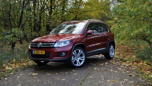 Autotest Volkswagen Tiguan 1.4 TSI DSG. Als antwoord op een veelgehoorde vraag van Nederlandse klanten is de voorwielaangedreven Volkswagen Tiguan 1.4 TSI er voortaan ook met zestraps DSG-automaat.