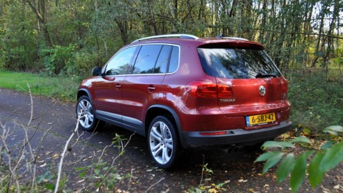 Autotest Volkswagen Tiguan 1.4 TSI DSG. Als antwoord op een veelgehoorde vraag van Nederlandse klanten is de voorwielaangedreven Volkswagen Tiguan 1.4 TSI er voortaan ook met zestraps DSG-automaat.
