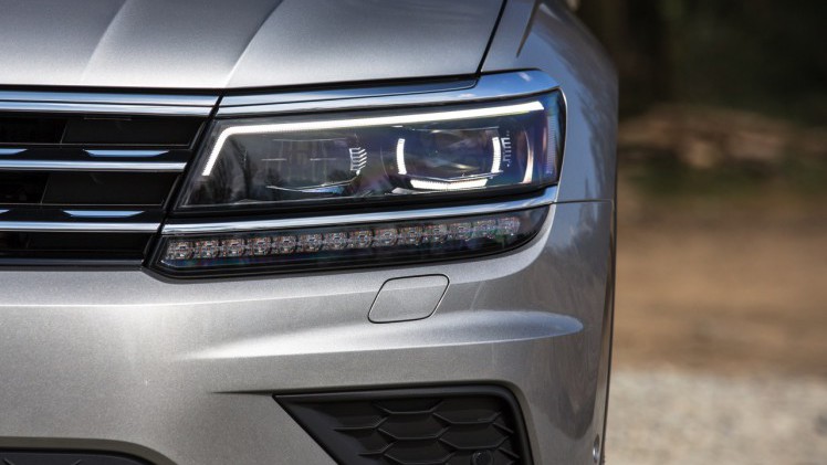 Autotest nieuwe Volkswagen Tiguan 2.0 TDI 150 pk, de nieuwe SUV van Volkswagen op het MQB-platform. Heeft de nieuwe Tiguan nog betere kwaliteiten dan zijn voorganger? AutoVandaag rijdt de eerste km's.