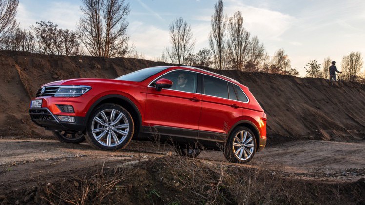 Autotest nieuwe Volkswagen Tiguan 2.0 TDI 150 pk, de nieuwe SUV van Volkswagen op het MQB-platform. Heeft de nieuwe Tiguan nog betere kwaliteiten dan zijn voorganger? AutoVandaag rijdt de eerste km's.