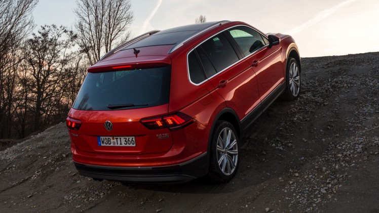 Autotest nieuwe Volkswagen Tiguan 2.0 TDI 150 pk, de nieuwe SUV van Volkswagen op het MQB-platform. Heeft de nieuwe Tiguan nog betere kwaliteiten dan zijn voorganger? AutoVandaag rijdt de eerste km's.