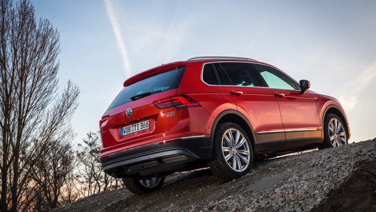 Autotest nieuwe Volkswagen Tiguan 2.0 TDI 150 pk, de nieuwe SUV van Volkswagen op het MQB-platform. Heeft de nieuwe Tiguan nog betere kwaliteiten dan zijn voorganger? AutoVandaag rijdt de eerste km's.