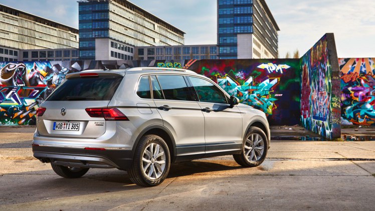 Autotest nieuwe Volkswagen Tiguan 2.0 TDI 150 pk, de nieuwe SUV van Volkswagen op het MQB-platform. Heeft de nieuwe Tiguan nog betere kwaliteiten dan zijn voorganger? AutoVandaag rijdt de eerste km's.