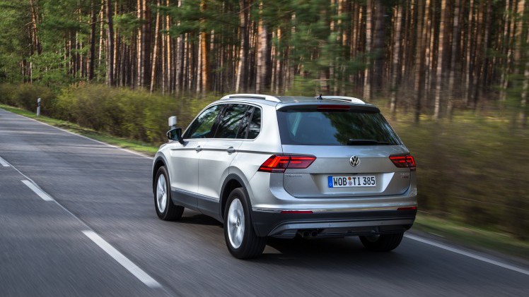 Autotest nieuwe Volkswagen Tiguan 2.0 TDI 150 pk, de nieuwe SUV van Volkswagen op het MQB-platform. Heeft de nieuwe Tiguan nog betere kwaliteiten dan zijn voorganger? AutoVandaag rijdt de eerste km's.