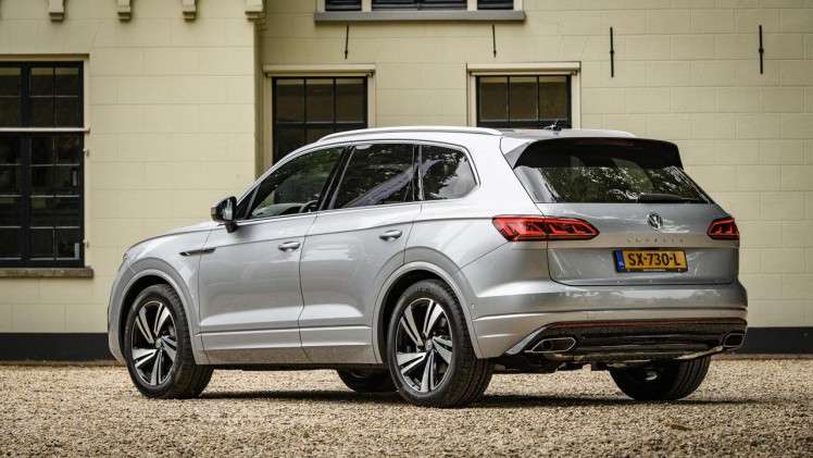 De nieuwe Volkswagen Touareg staat vanaf nu bij de dealer.