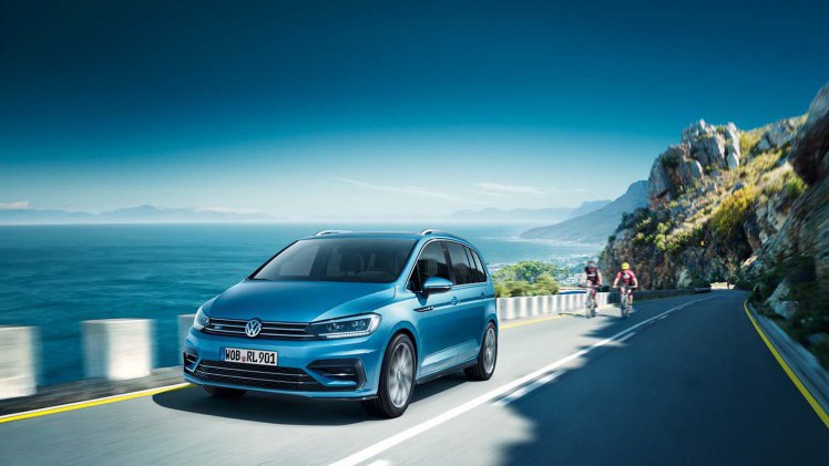 De Volkswagen Touran is nu ook leverbaar met R-Line-pakket.