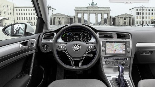 Test Volkswagen e-Golf. VW wil met de e-Golf vooral de mogelijkheden van het modulaire MQB-platform laten zien.