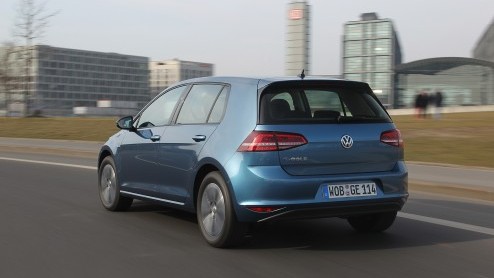 Test Volkswagen e-Golf. VW wil met de e-Golf vooral de mogelijkheden van het modulaire MQB-platform laten zien.
