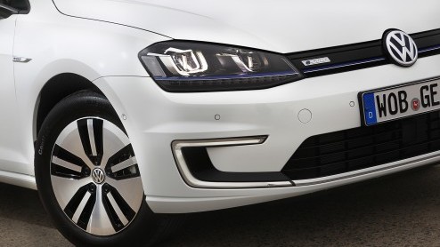 Test Volkswagen e-Golf. VW wil met de e-Golf vooral de mogelijkheden van het modulaire MQB-platform laten zien.