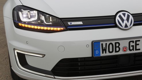 Test Volkswagen e-Golf. VW wil met de e-Golf vooral de mogelijkheden van het modulaire MQB-platform laten zien.