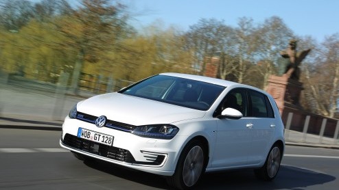 Test Volkswagen e-Golf. VW wil met de e-Golf vooral de mogelijkheden van het modulaire MQB-platform laten zien.