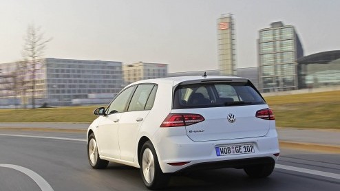 Volkswagen opent op 13 mei de orderboeken van de elektrische e-Golf. De prijslijst start bij 35.490 euro. Volkswagen komt echter ook met een zogeheten Easy Electric-abonnement, bekend van de Up.