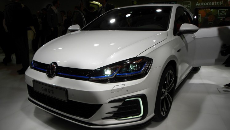 Bij de persintroductie van de gefacelifte Golf ging het natuurlijk vooral over die Golf. Toch was er ook wat ruimte om een tipje van de sluier op te lichten over VWs plannen voor volgend jaar.