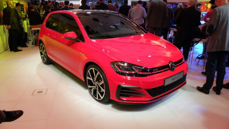 Bij de persintroductie van de gefacelifte Golf ging het natuurlijk vooral over die Golf. Toch was er ook wat ruimte om een tipje van de sluier op te lichten over VWs plannen voor volgend jaar.