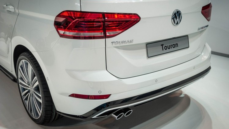 De nieuwe Volkswagen Touran staat vanaf september in de showroom en is er vanaf 28.890 euro.