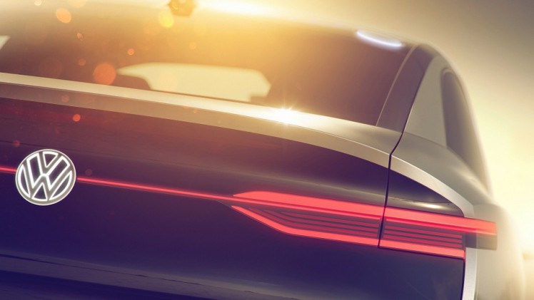 Volkswagen geeft enkele teaserbeelden vrij voor de derde I.D. Concept. Deze keer wordt het een vierdeurs coup-achtige SUV. In Shanghai krijgen we hem in volledigheid te zien.