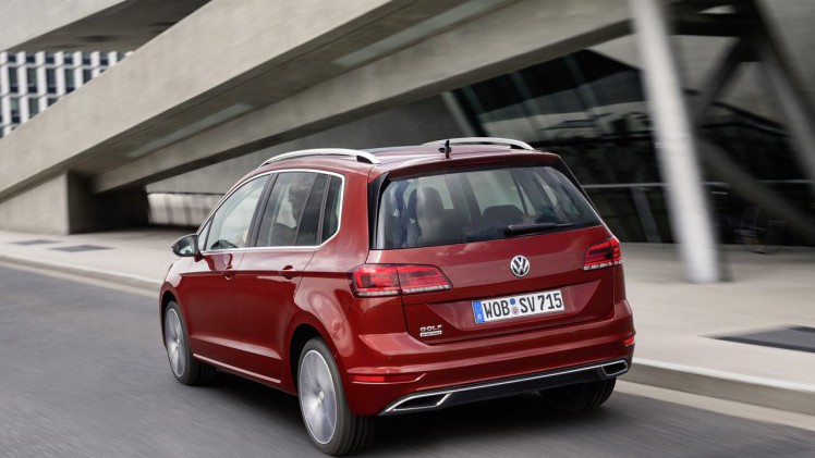 De vernieuwde Volkswagen Golf Sportsvan staat vanaf nu bij de dealer.