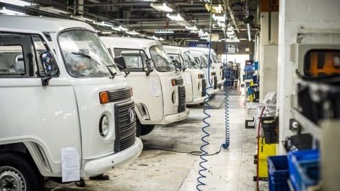 Na 63 jaar - een record - wordt de productie van het Volkswagenbusje gestaakt.