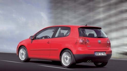 Volkswagen was n van de eerste Europese automerken met directe benzine-inspuiting. En kwam er dus ook als van de eersten achter dat die techniek pas echt prettig werkt met drukvulling. In de nieuwe