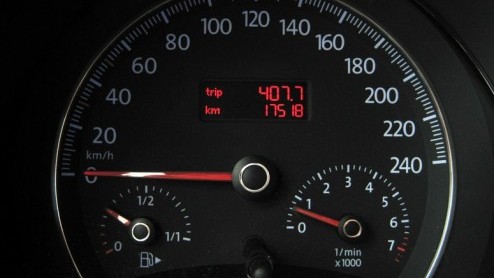 Er is er n jarig, hoera, hoera, dat kun je wel zien... Je zult misschien vreemd opkijken, maar de New Beetle is toch echt aan de beurt. Deze 'nieuwe Kever' van Volkswagen bestaat nu 10 jaar en dat v