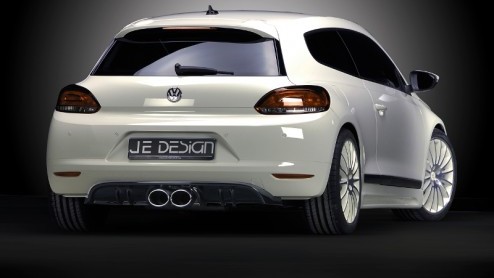 De nieuwe Scirocco staat nog niet koud bij de dealers of diverse tuners wagen zich er al aan de nieuwe sportieveling uit Wolfsburg naar eigen hand te zetten. JE Design pikt graag een graantje mee en p