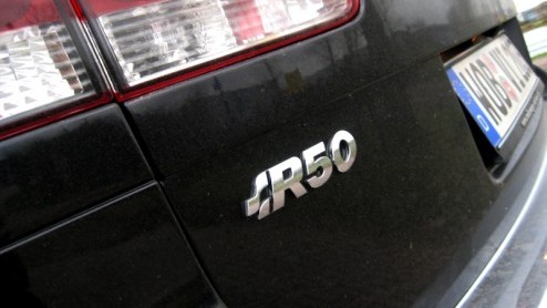 Sportief en snel willen zijn in een groot gevaarte van meer dan 2500 kilo die rijdt op diesel lijkt bij voorbaat al waanzin. Toch zijn een aantal modellen uit Duitsland te noemen die het onmogelijke m