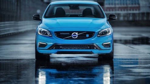 Ben je in de markt voor een S60 of V60 Polestar, dan kun je een aardige zak met geld achterlaten bij de dealer. Het topmodel is 20 mille duurder dan een T6 AWD. Daarvoor krijg je wel meer power en lux