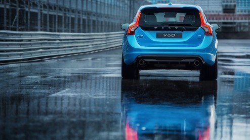Ben je in de markt voor een S60 of V60 Polestar, dan kun je een aardige zak met geld achterlaten bij de dealer. Het topmodel is 20 mille duurder dan een T6 AWD. Daarvoor krijg je wel meer power en lux