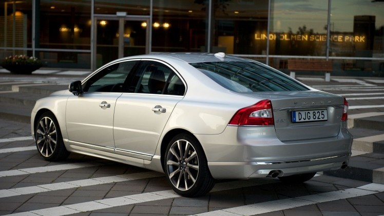 Volvo S80 modeljaar 2016 leverbaar met T5 of D4 dieselmotor in Momentum of Summum uitvoering. De diesel scoort 20% bijtelling.