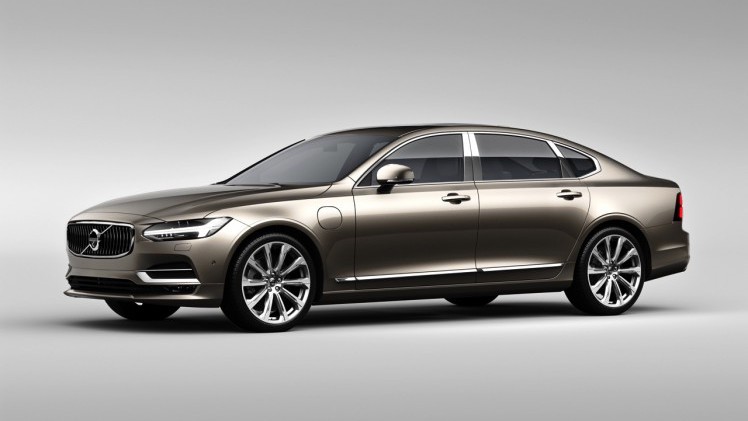Volvo introduceert S90L en S90 Excellence. De S90 met extra wielbasis komt alleen in China op de markt, terwijl de S90 Excellence met Lounge Console ook naar Europa komt.