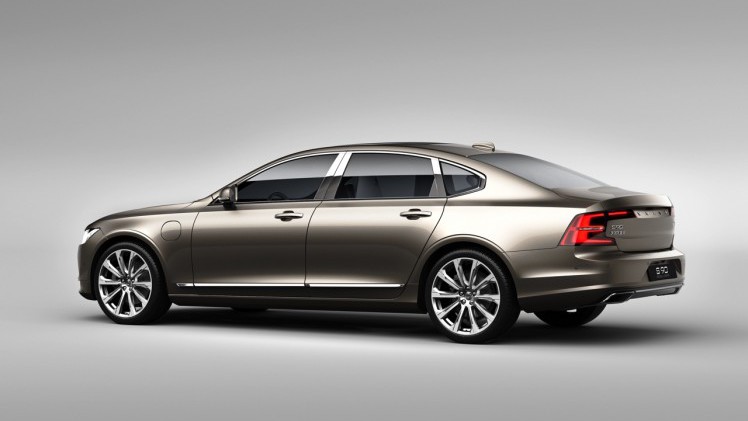 Volvo introduceert S90L en S90 Excellence. De S90 met extra wielbasis komt alleen in China op de markt, terwijl de S90 Excellence met Lounge Console ook naar Europa komt.