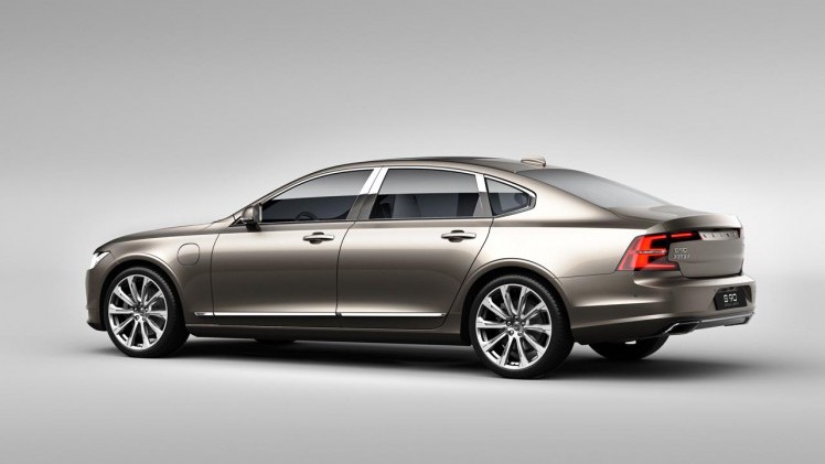 Volvo geeft een prijs aan de lange S90L Excellence.