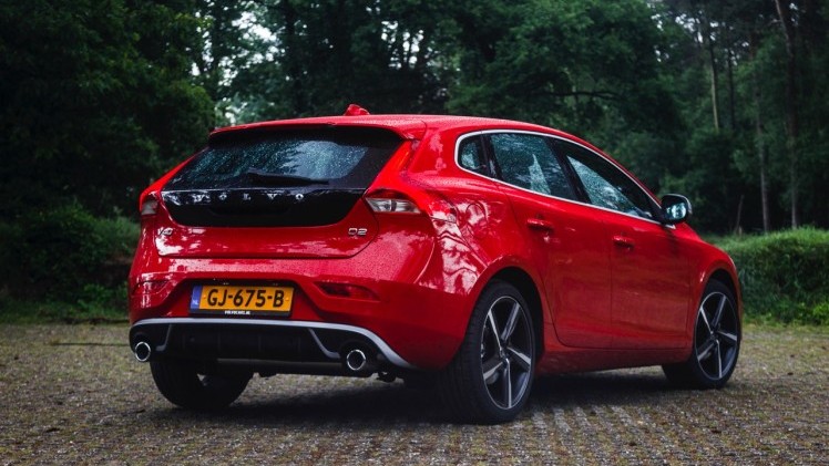 Autotest Volvo V40 D2 Sport, de nieuwe 2.0 liter DRIVE-E diesel met 120 pk en 280 Nm die de V40 in aanmerking laat komen voor 14% bijtelling.