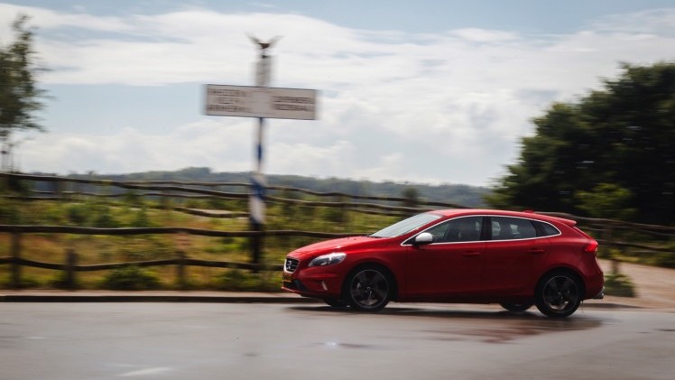 Autotest Volvo V40 D2 Sport, de nieuwe 2.0 liter DRIVE-E diesel met 120 pk en 280 Nm die de V40 in aanmerking laat komen voor 14% bijtelling.