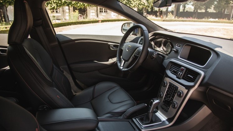 Volvo verwent de zakelijk rijder in modeljaar 2016 weer met 14% bijtelling in 2015 dankzij nieuwe Volvo V40 D2-dieseluitvoering met 120 pk.