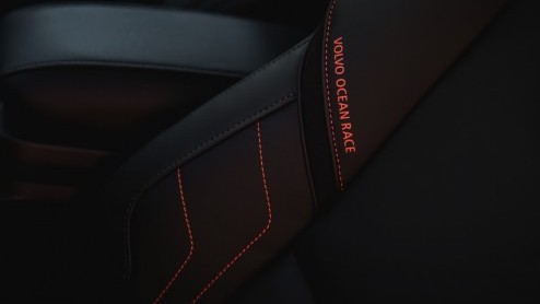 Autotest Volvo V40 D4. In deze rijtest van de V40 D4 Business lees je dat 14% bijtelling en 190 pk opperbest samen gaat. Volvo heeft de populaire leaseversie bovendien scherp netto geprijsd.