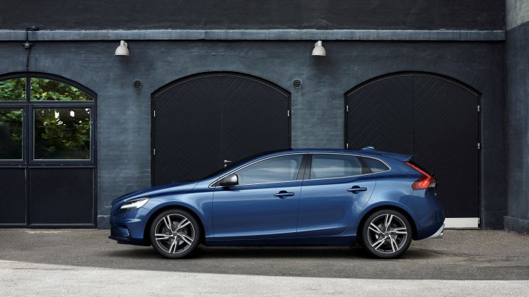 Volvo V40 Private Lease met het faceliftmodel in 2016 vanaf 369 euro per maand. De V40 Nordic is vanaf 389 euro per maand met prive-lease te rijden.