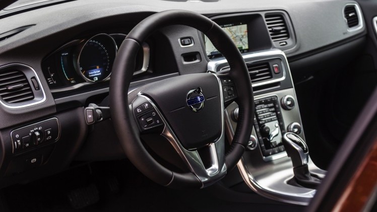 Autotest Volvo V60 Cross Country, de stoere V60 met extra bodemvrijheid en een offroad uitstraling waarbij de diesel van 20% bijtelling profiteert.