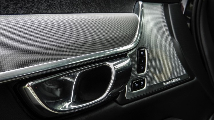 Autotest Volvo V90 D4 Inscription Geartronic, de Zweedse Estate met veel ruimte en comfort loopt over van verfijning en rust. Is hij klaar voor de Duitsers?