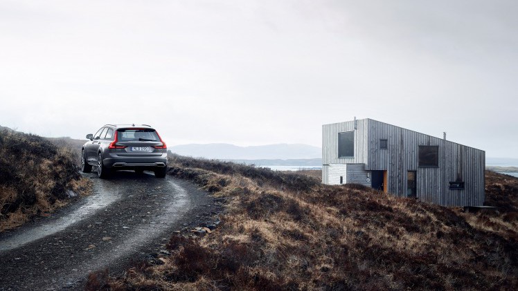 De Volvo V90 Cross Country is onderweg. Nu zijn er ook officile beelden en een video.