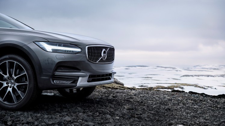 De Volvo V90 Cross Country is onderweg. Nu zijn er ook officile beelden en een video.