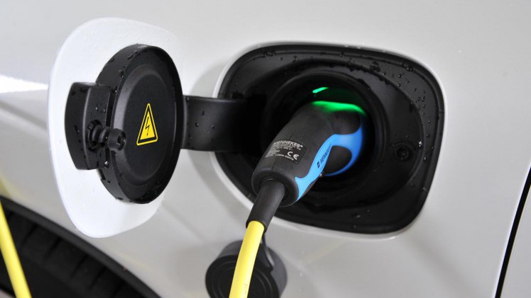 Volvo biedt met de nieuwe XC60 dezelfde voorzieningen als de grote XC90. De topversie is de T8 die met zijn benzine/elektrische aandrijflijn ook volledig elektrisch kan rijden.