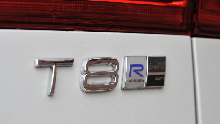 Volvo biedt met de nieuwe XC60 dezelfde voorzieningen als de grote XC90. De topversie is de T8 die met zijn benzine/elektrische aandrijflijn ook volledig elektrisch kan rijden.