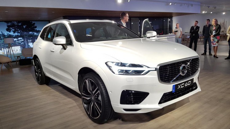 Volvo lanceert in september de tweede generatie XC60. AutoVandaag mocht er al even aan proeven, stilstaand.