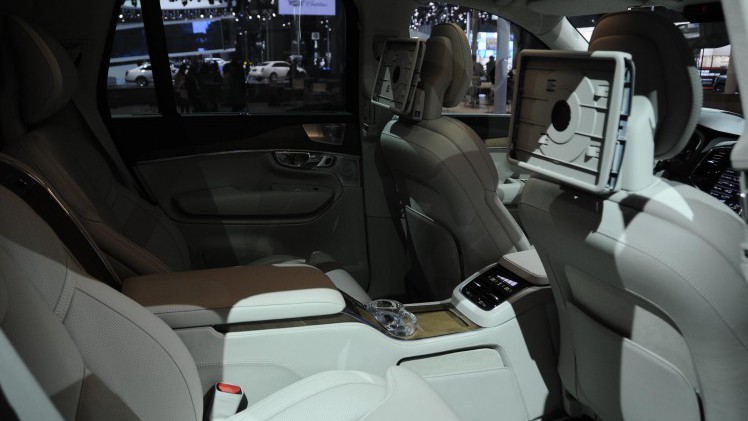 Volvo heeft met de XC90 Excellence laten zien dat hun nieuwe SUV is toegerust op de meest veeleisende klant. Binnenkort gaat Volvo het nieuwe topmodel ook online verkopen.