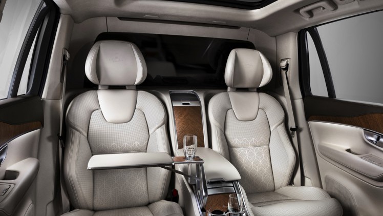 Volvo heeft met de XC90 Excellence laten zien dat hun nieuwe SUV is toegerust op de meest veeleisende klant. Binnenkort gaat Volvo het nieuwe topmodel ook online verkopen.